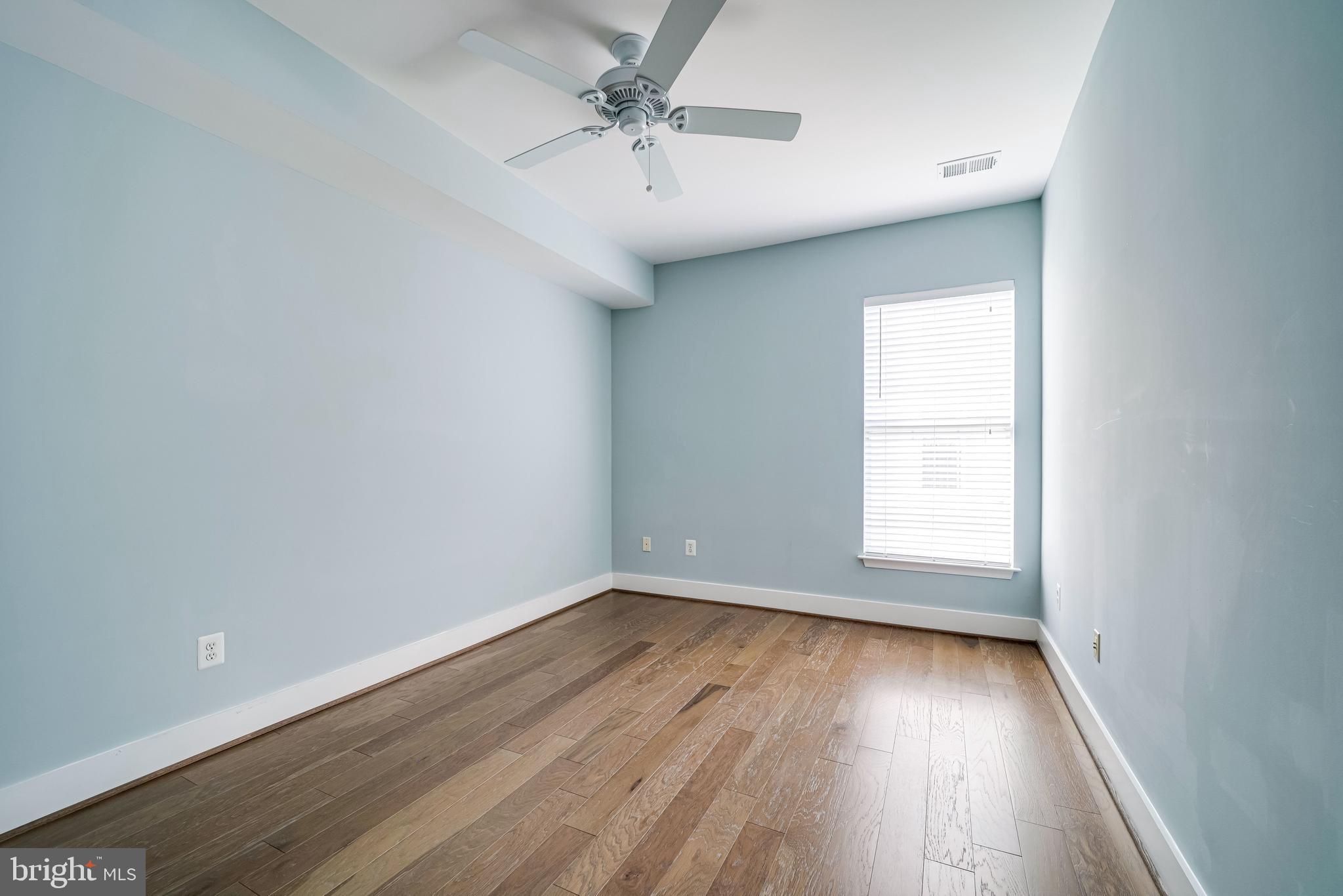 FOUNDERS WALK - Residential