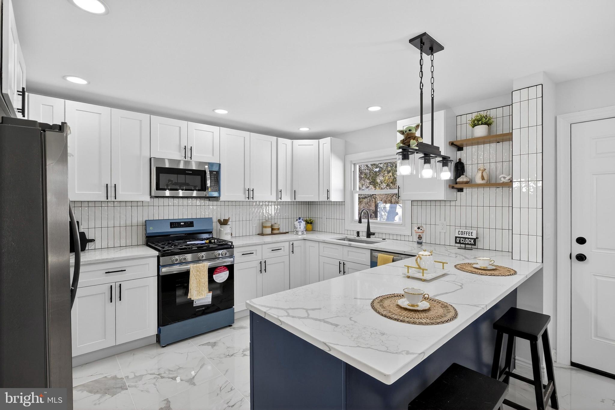 MEADOWOOD - Residential