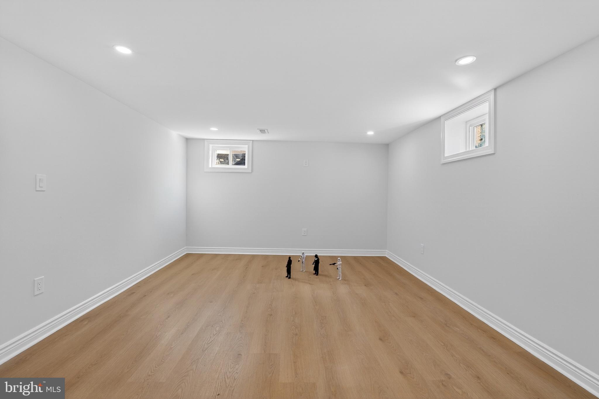 MEADOWOOD - Residential