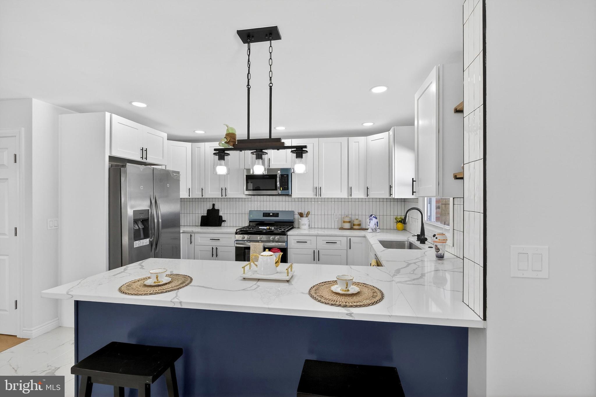 MEADOWOOD - Residential