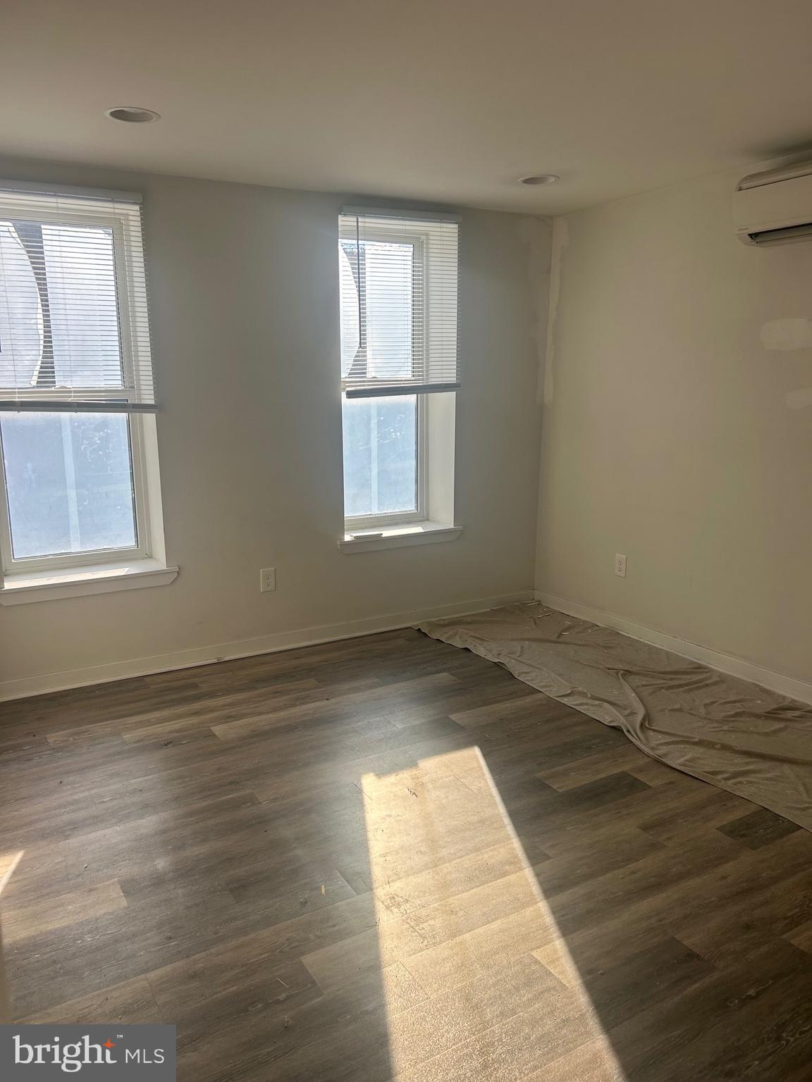 501-03 W GIRARD AVENUE 2R