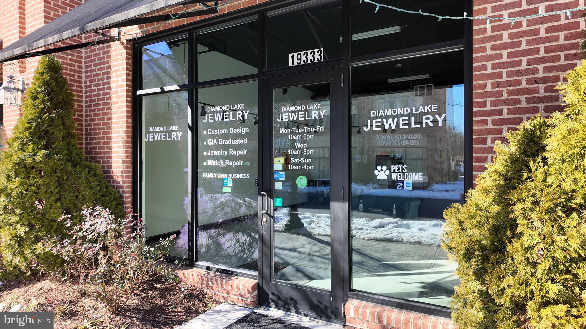 19333 DIAMOND LAKE DRIVE