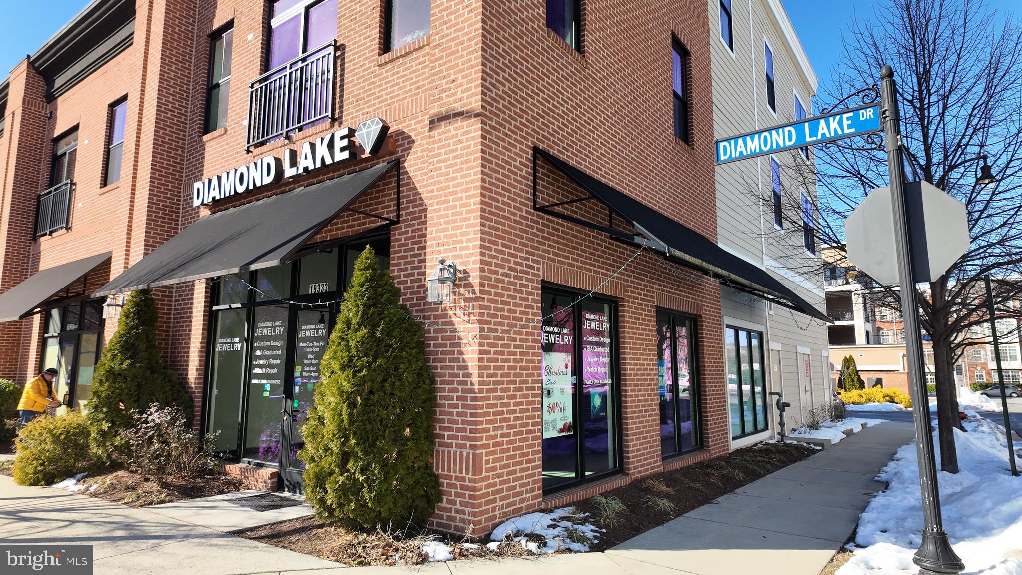 19333 DIAMOND LAKE DRIVE