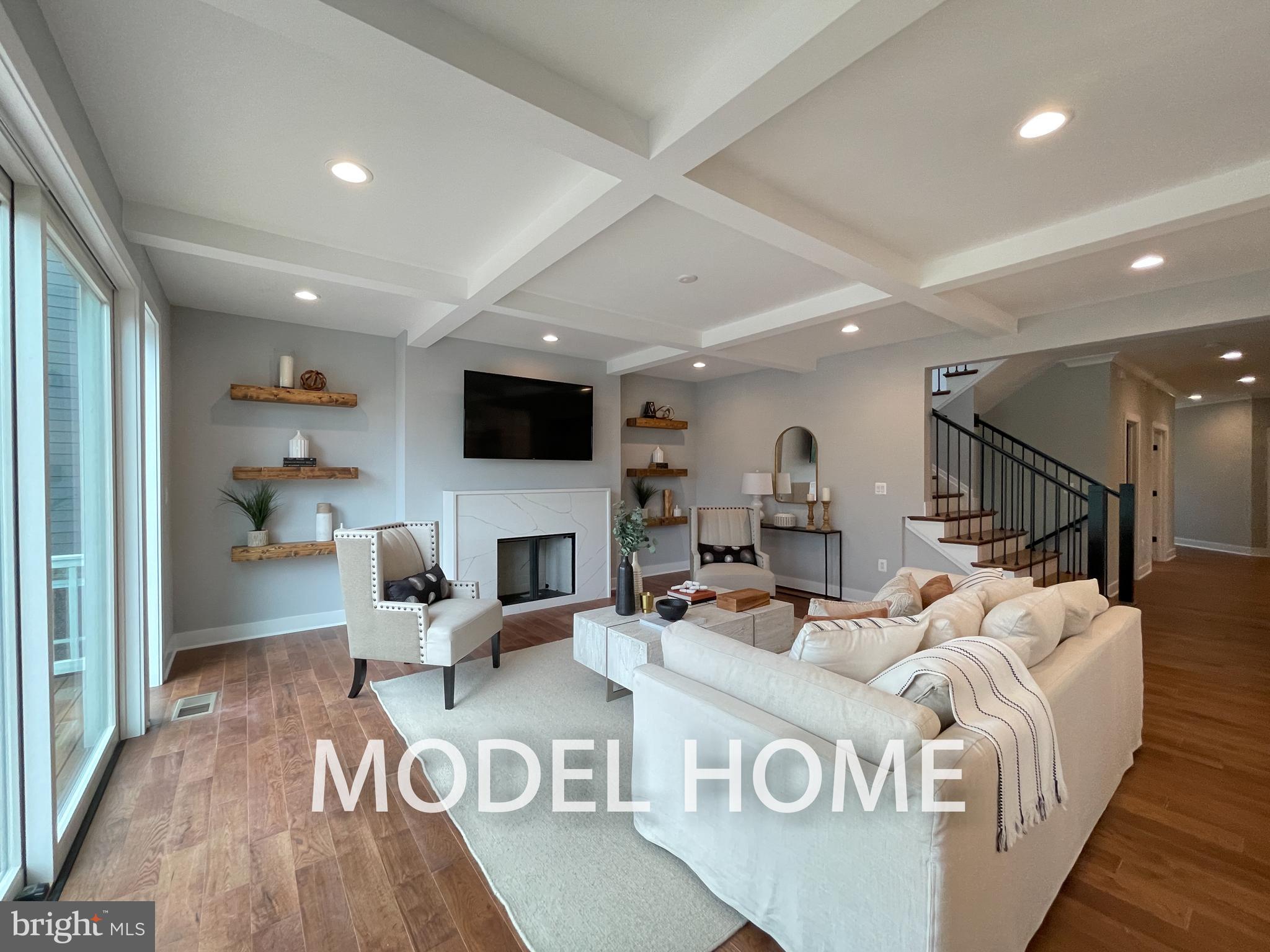 VIENNA HILLS - Residential