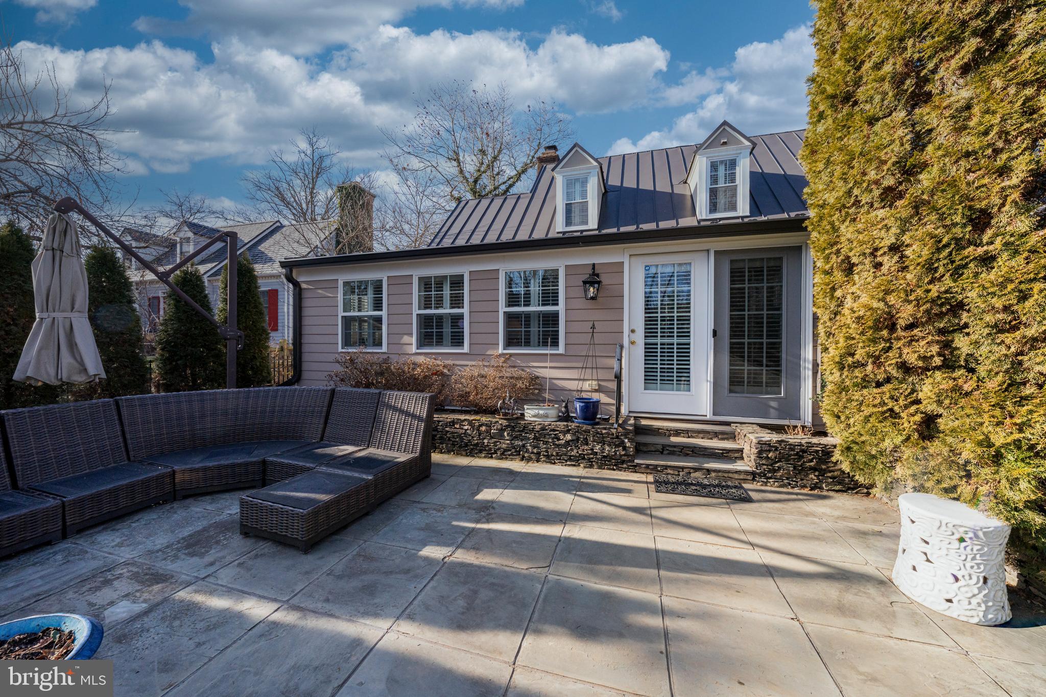 VILLAGE HAMLET - Residential