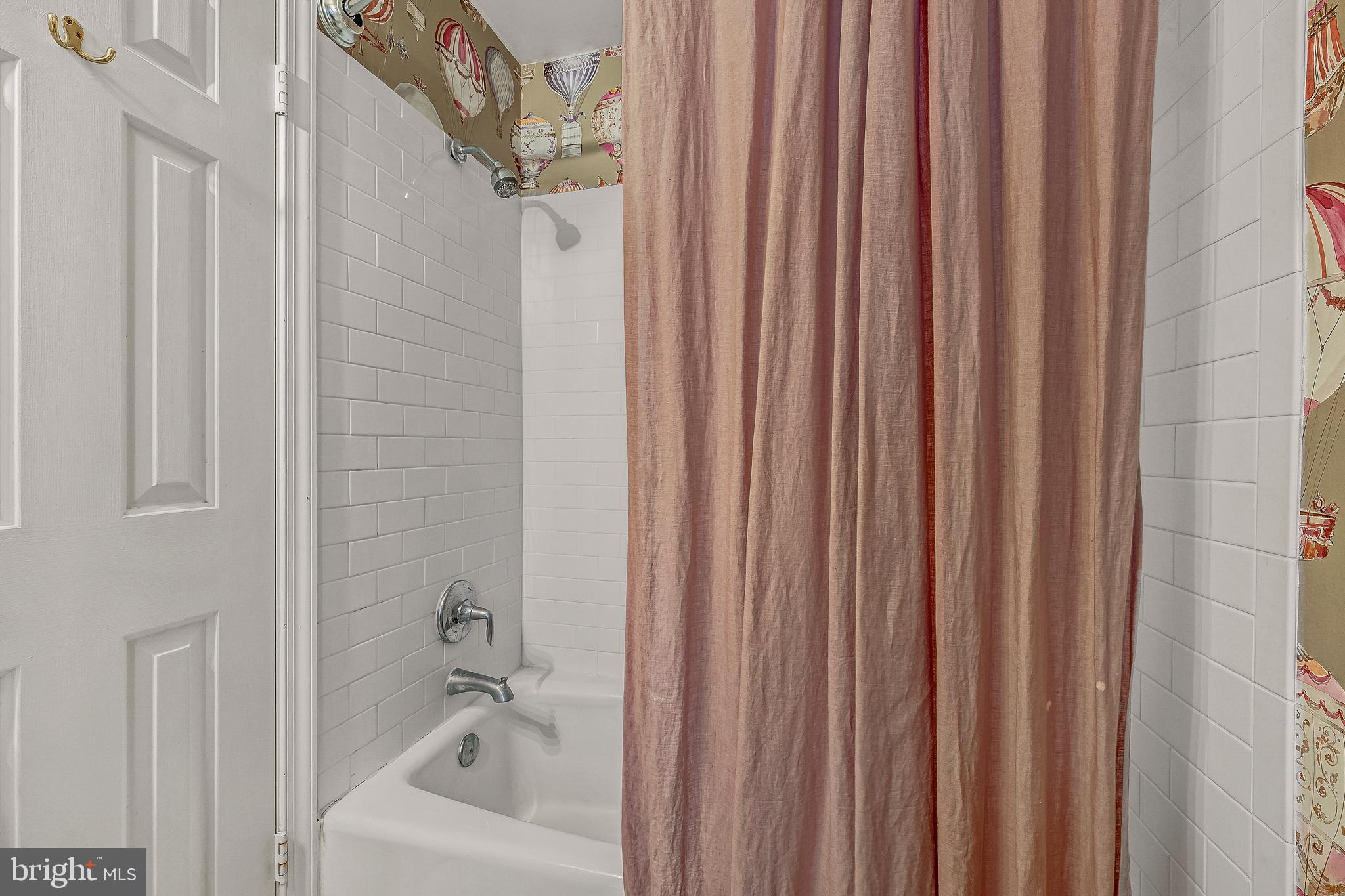 VILLAGE HAMLET - Residential