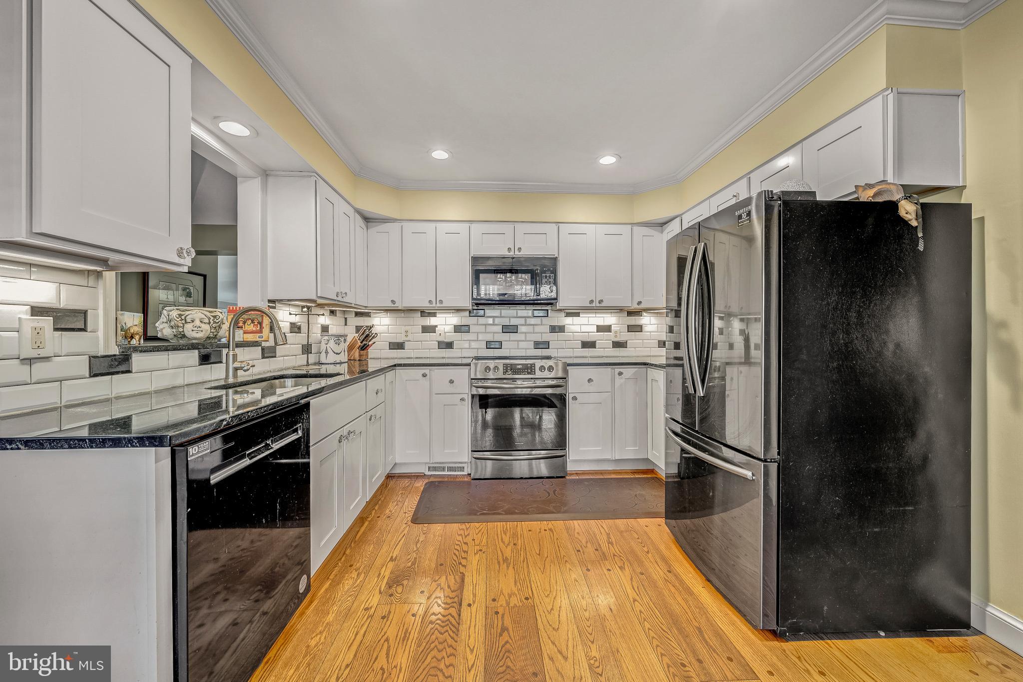 VILLAGE HAMLET - Residential