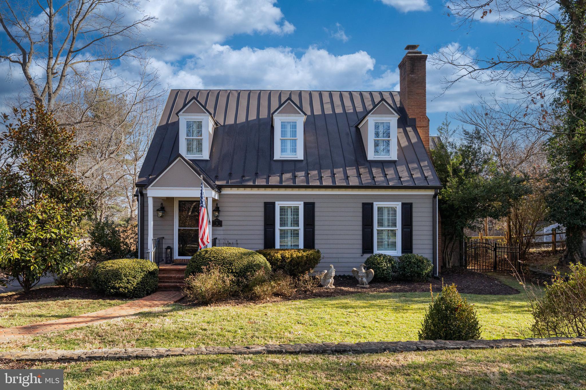 VILLAGE HAMLET - Residential