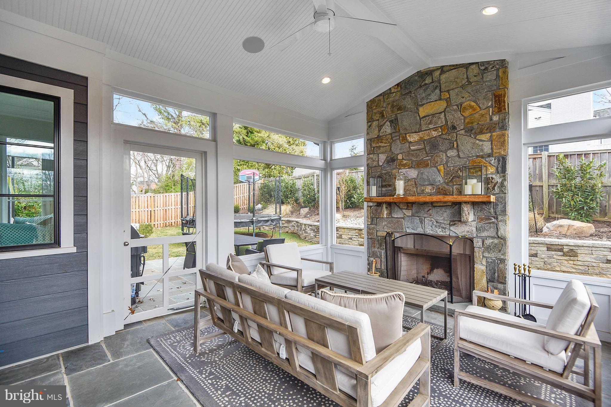 HILLMEAD - Residential