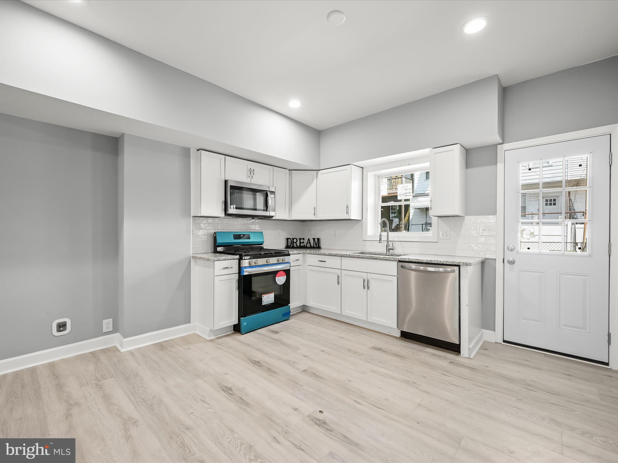 GREEKTOWN - Residential