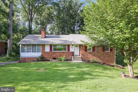 7044 Cindy Lane, Annandale, VA MLS: VAFX2254608