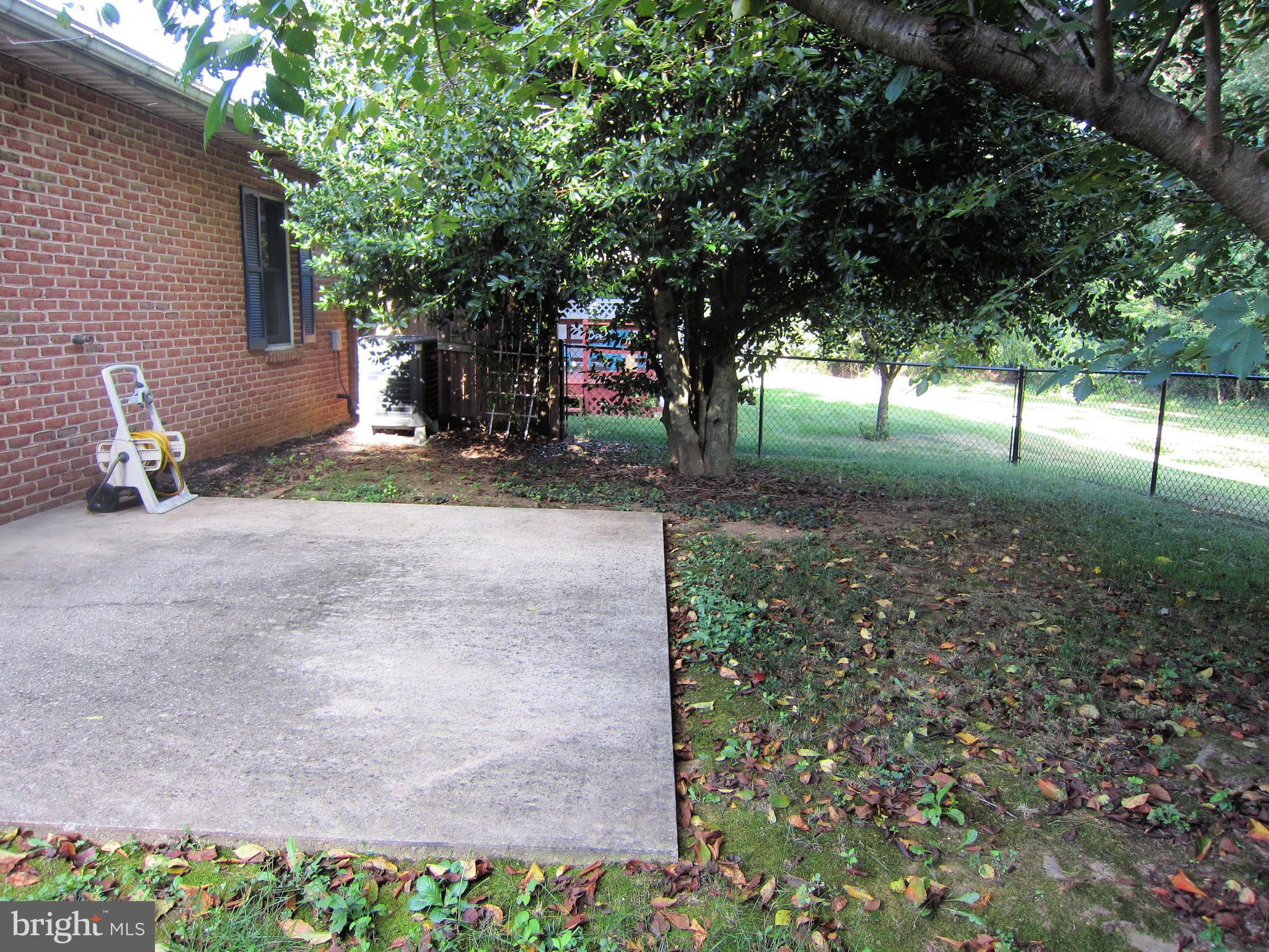 TOWNE OAK VILLAGE - Residential