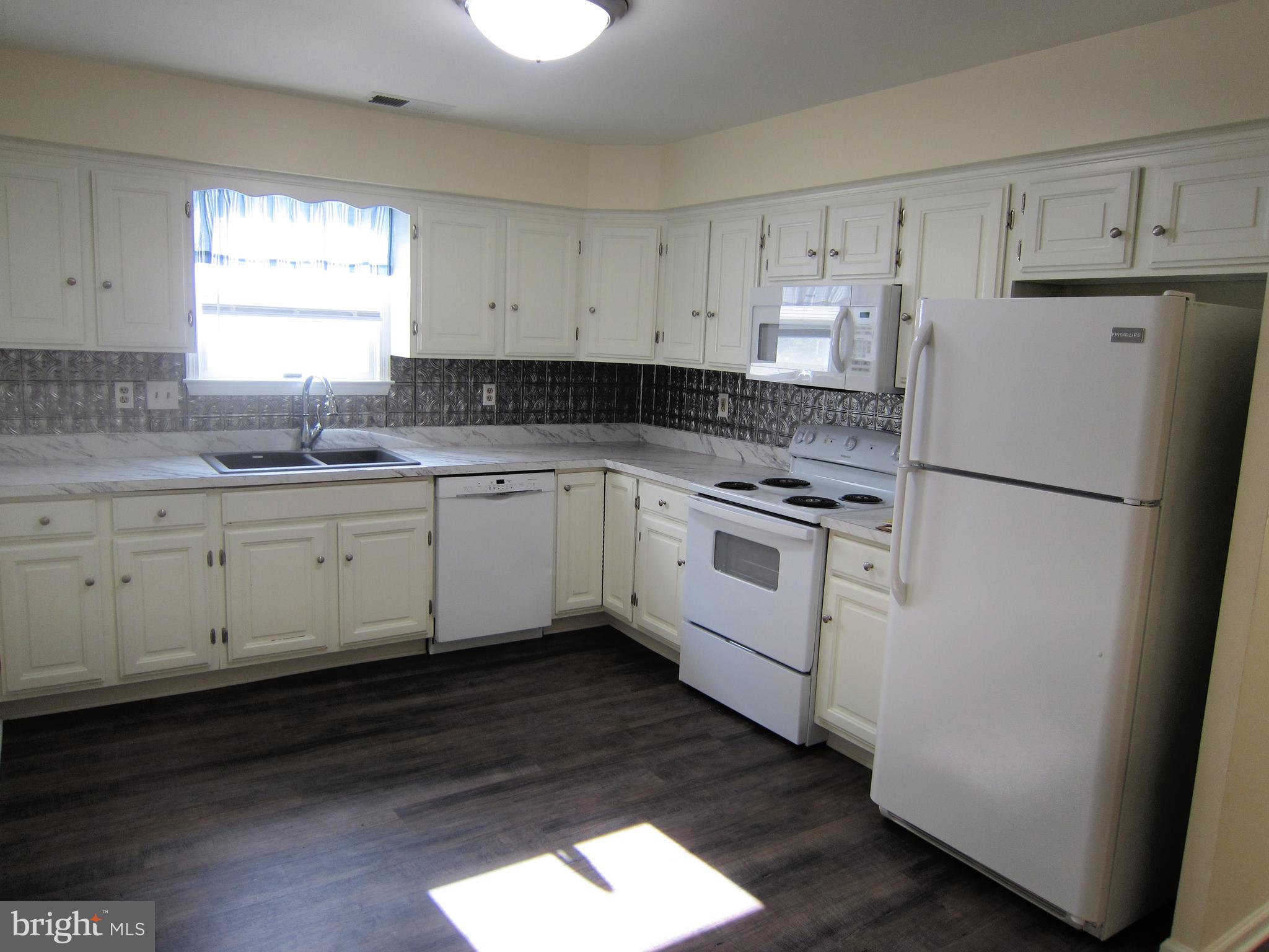 TOWNE OAK VILLAGE - Residential