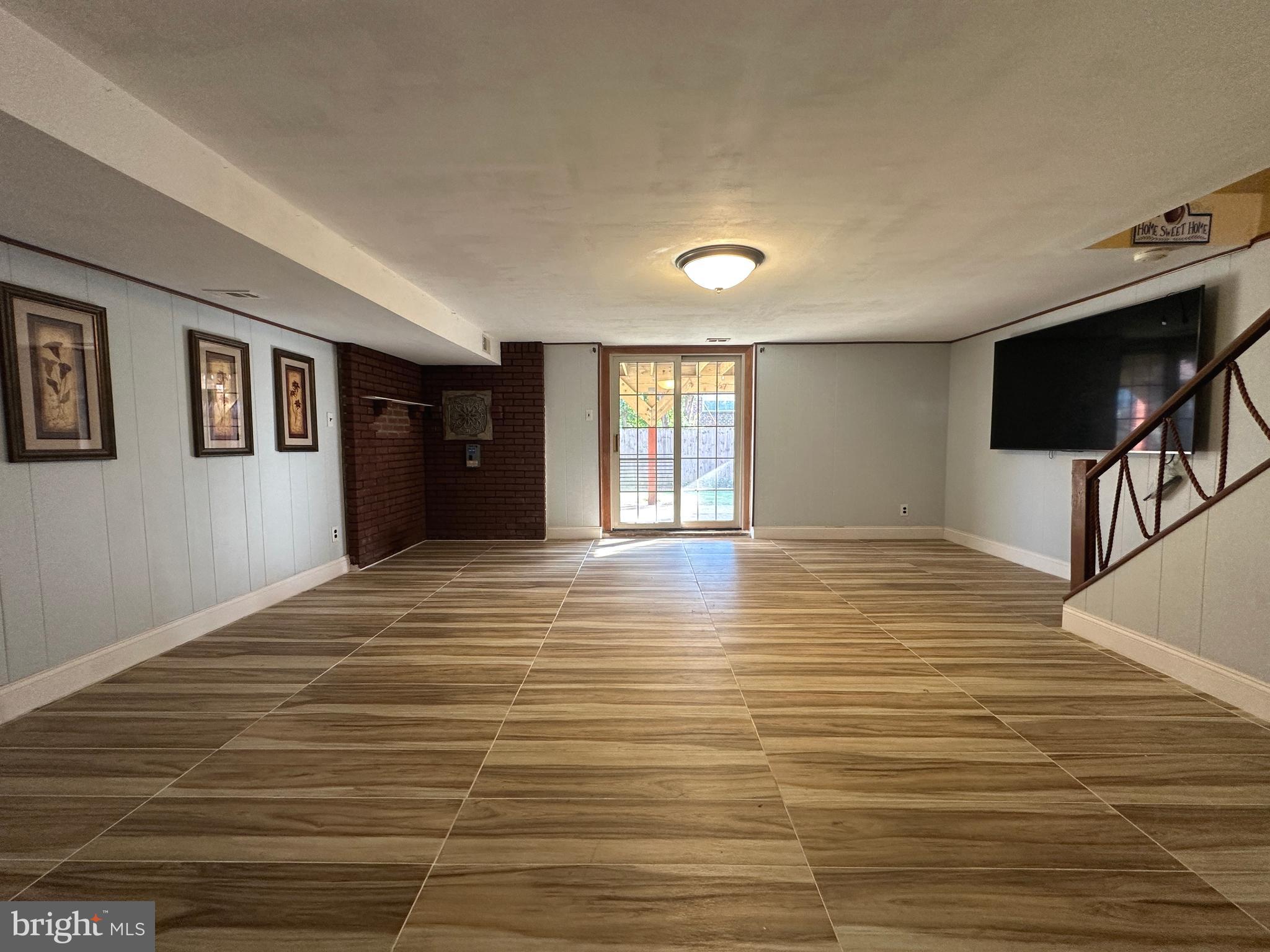 FOX CHASE - Residential