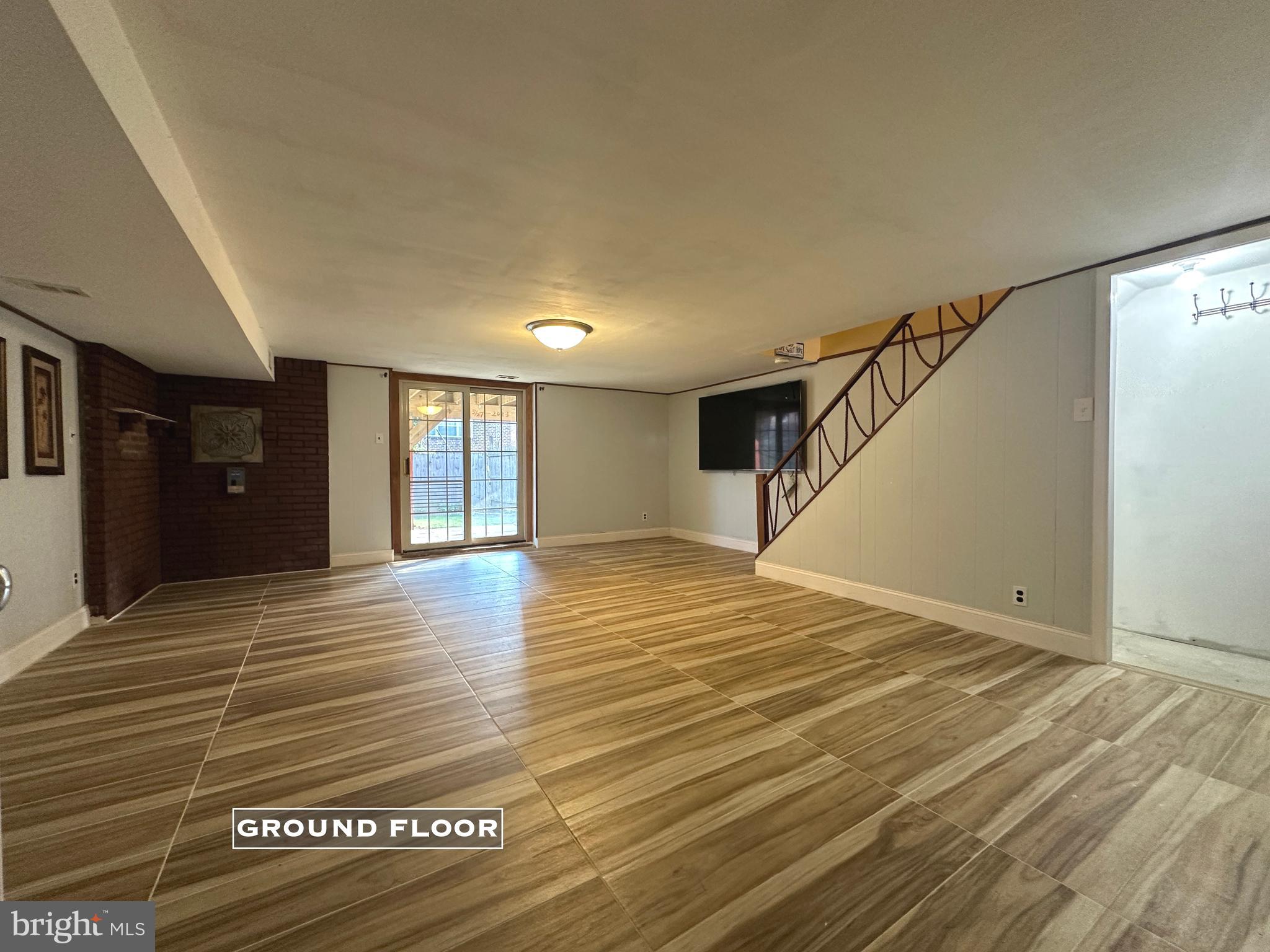 FOX CHASE - Residential