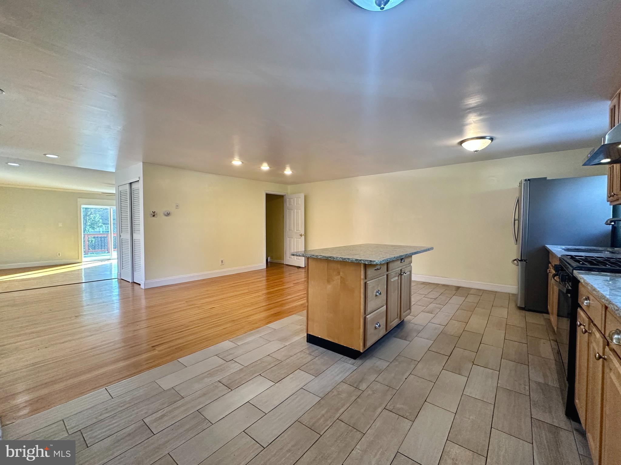 FOX CHASE - Residential