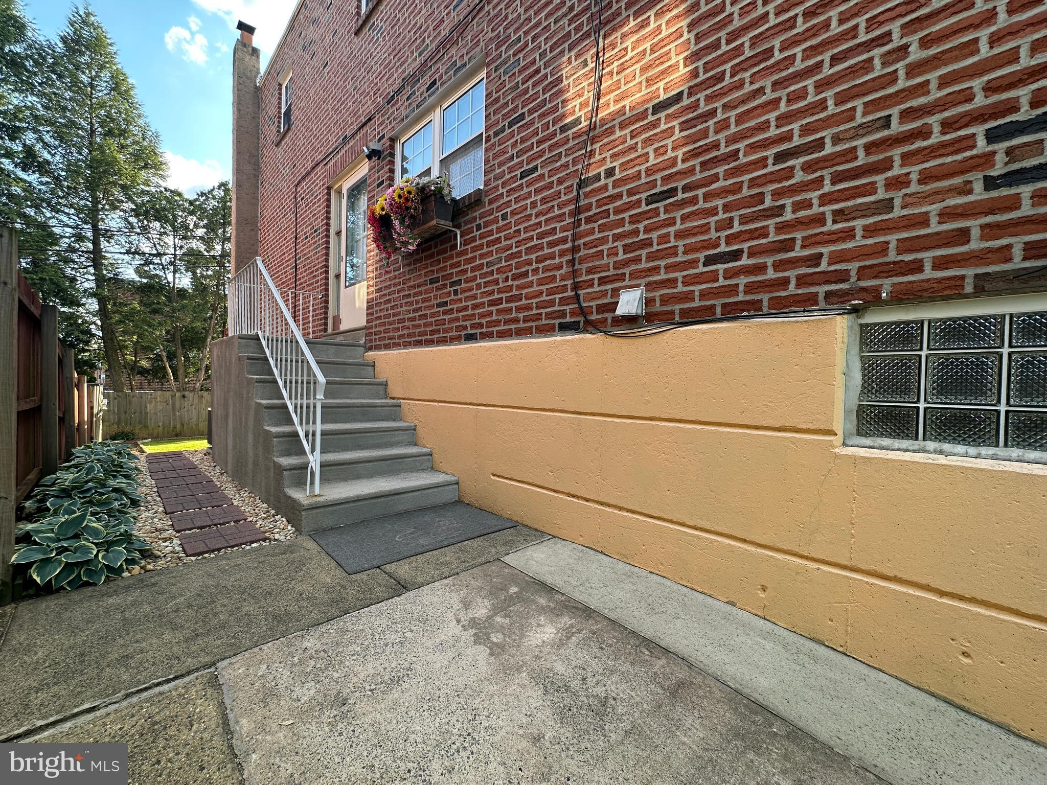 FOX CHASE - Residential