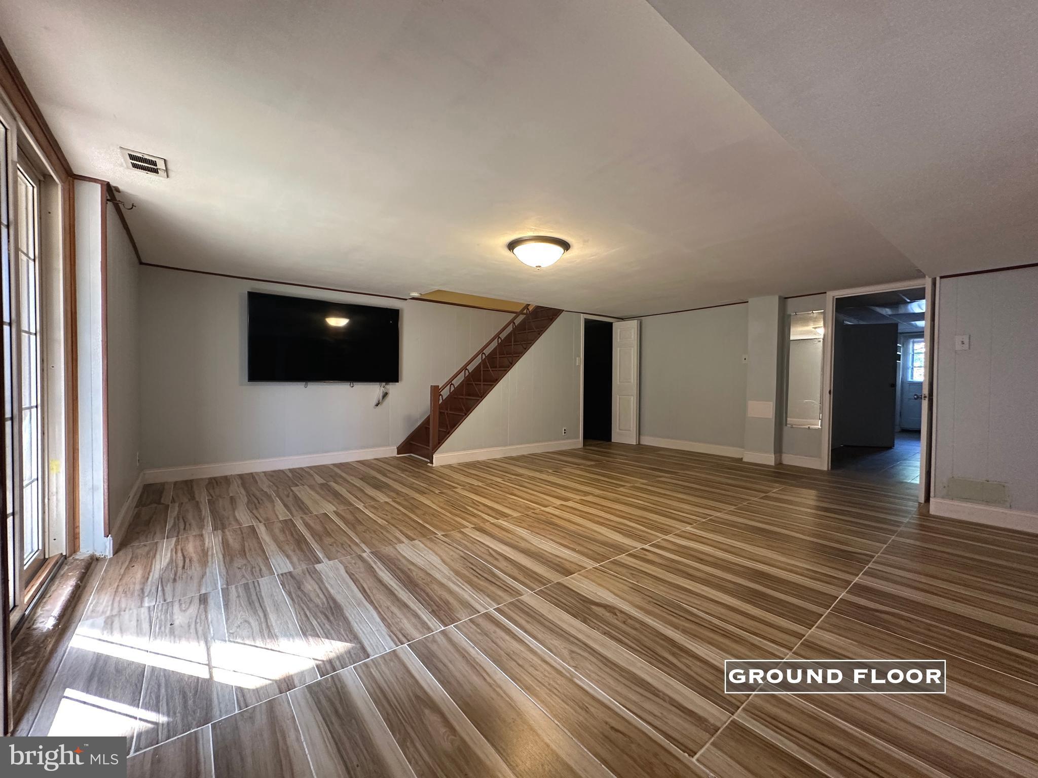 FOX CHASE - Residential