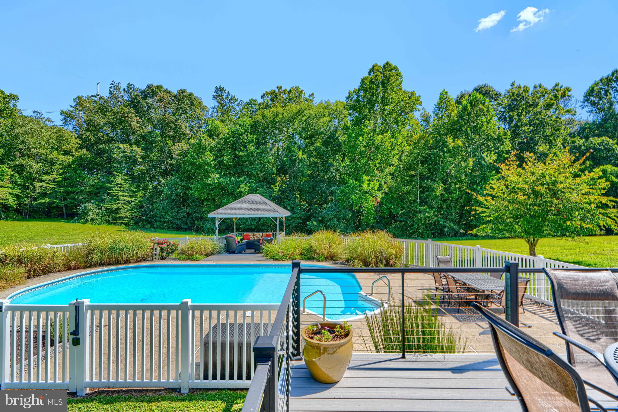 MALLARD'S POND - Residential