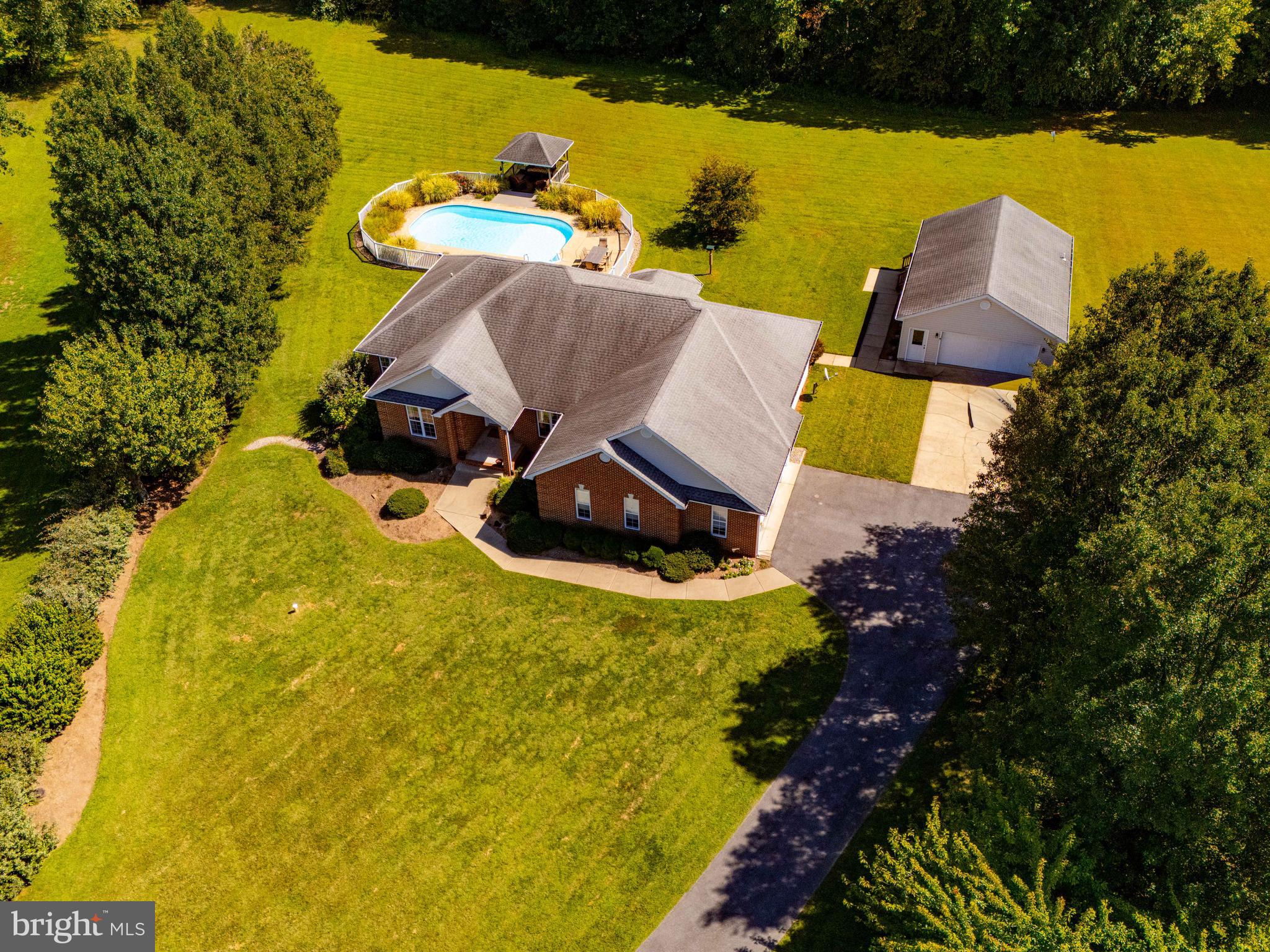 MALLARD'S POND - Residential