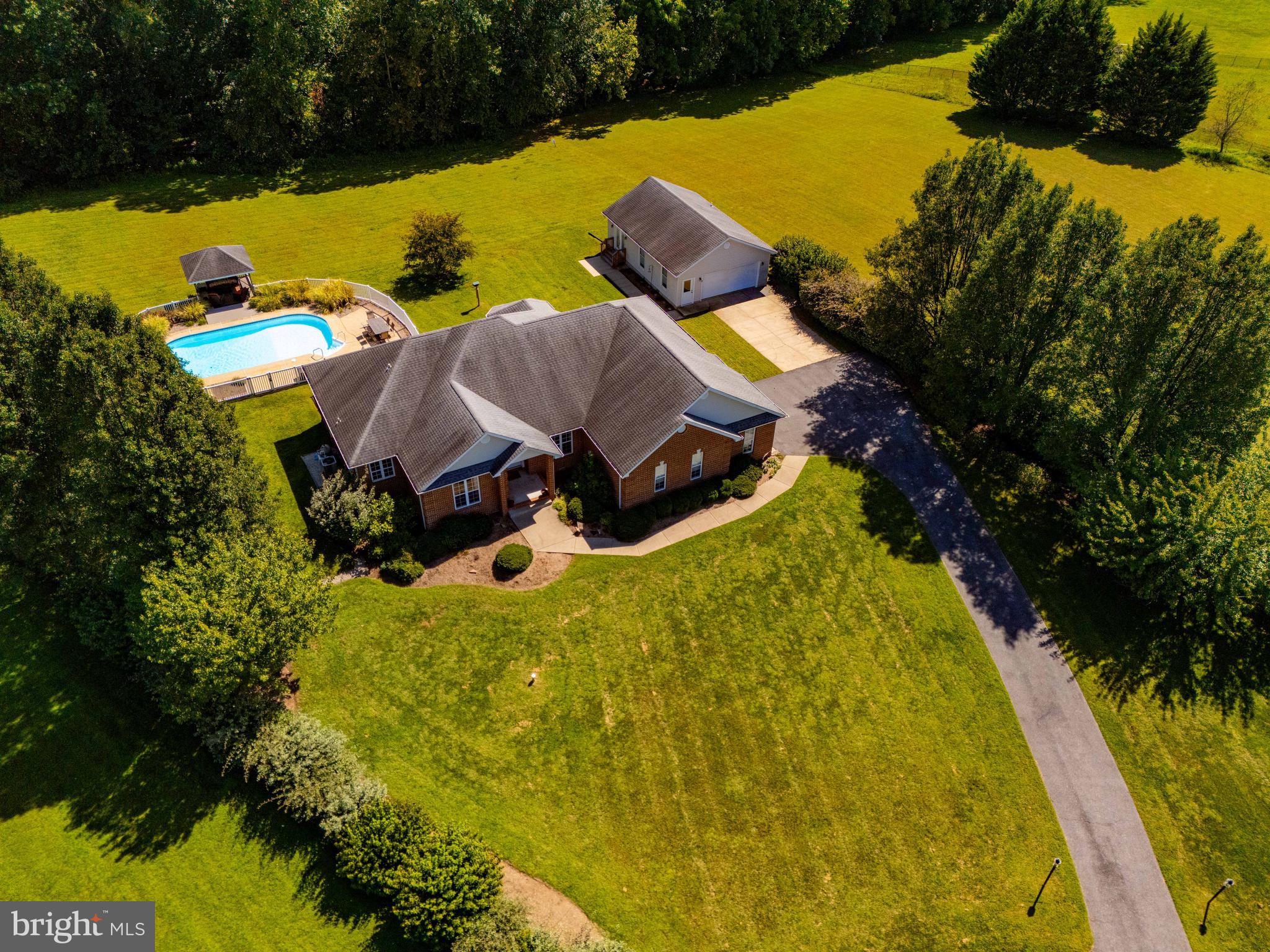 MALLARD'S POND - Residential