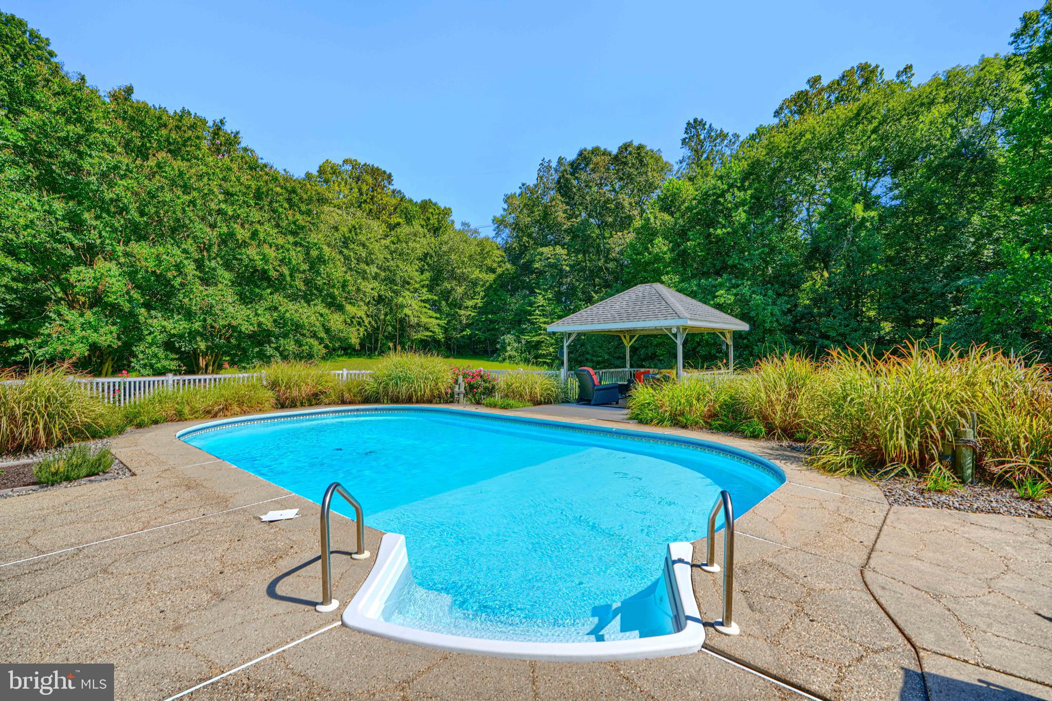 MALLARD'S POND - Residential