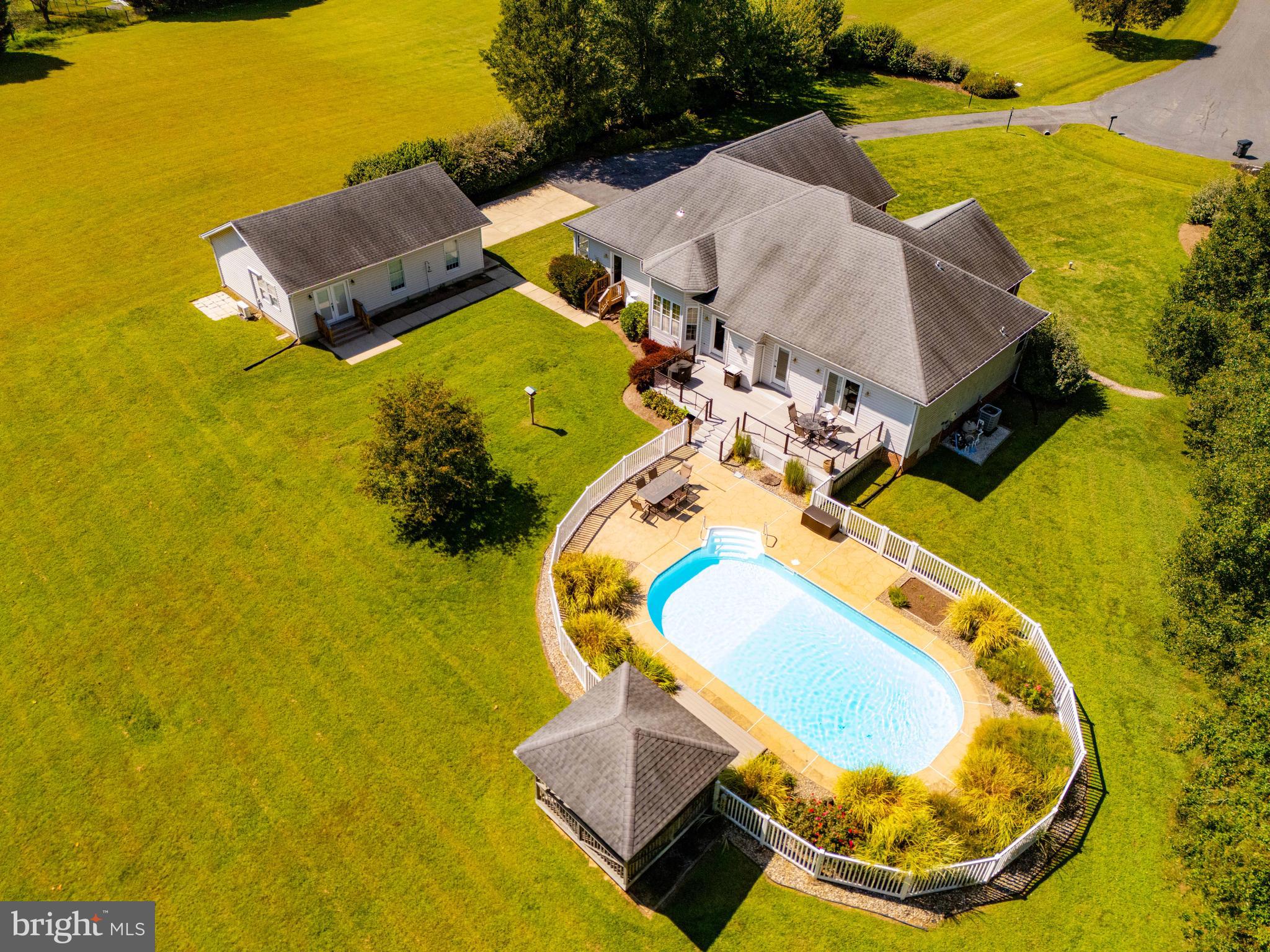 MALLARD'S POND - Residential