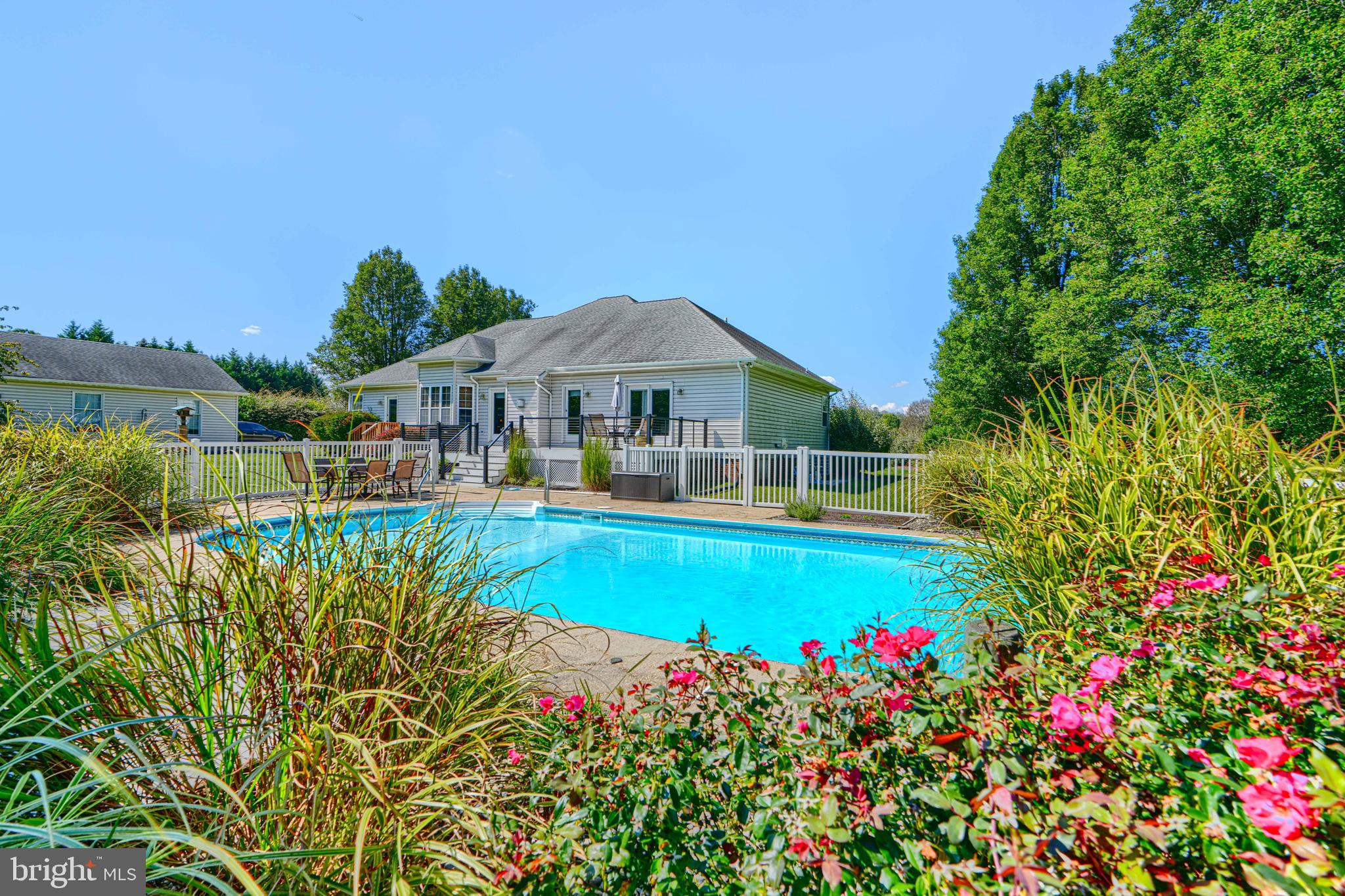 MALLARD'S POND - Residential