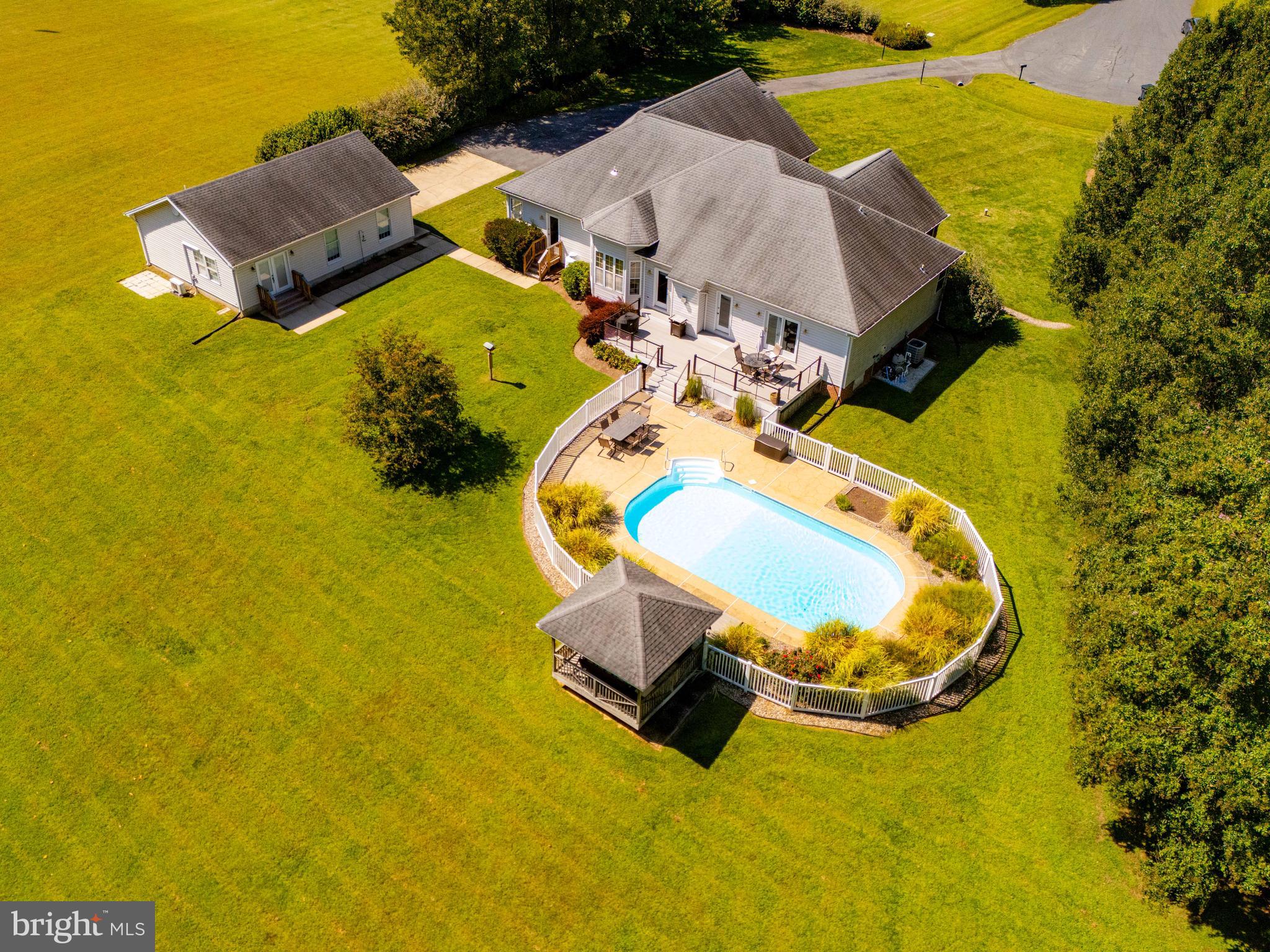 MALLARD'S POND - Residential