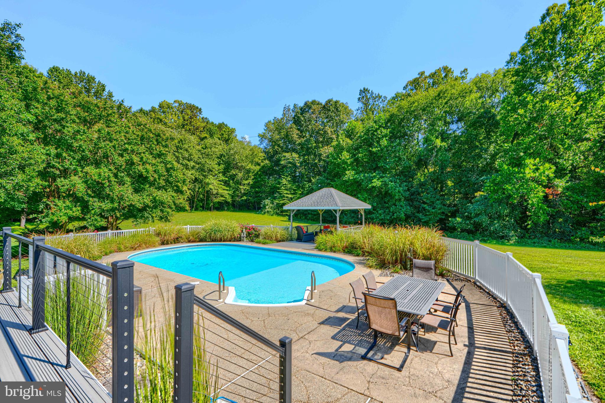 MALLARD'S POND - Residential