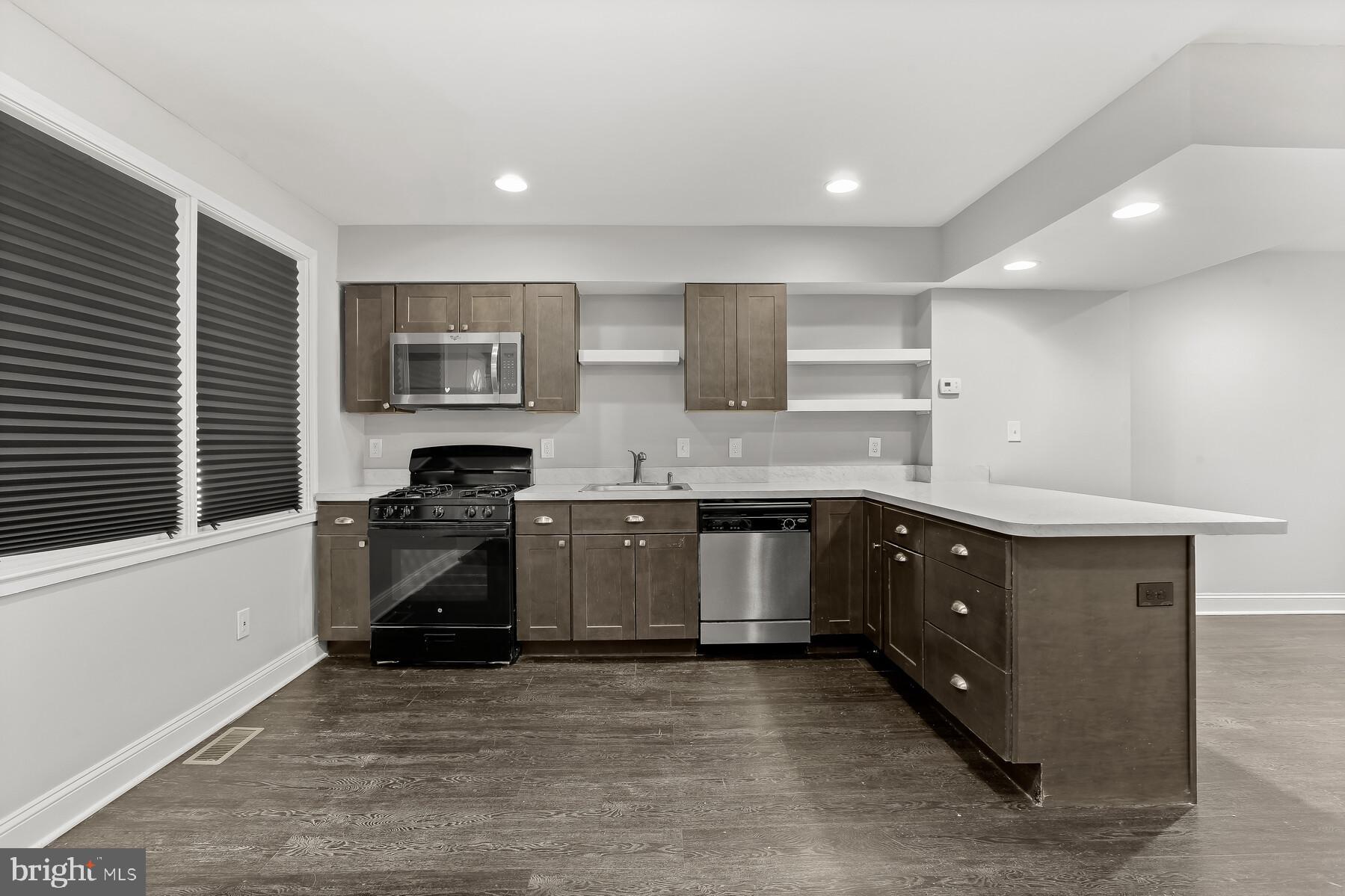 JOSEPH LEE - Residential