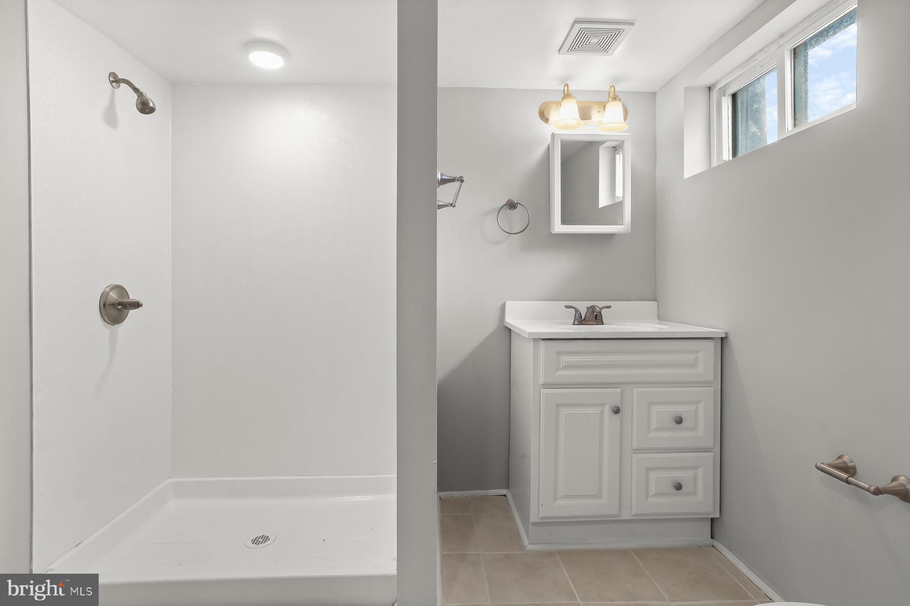 JOSEPH LEE - Residential