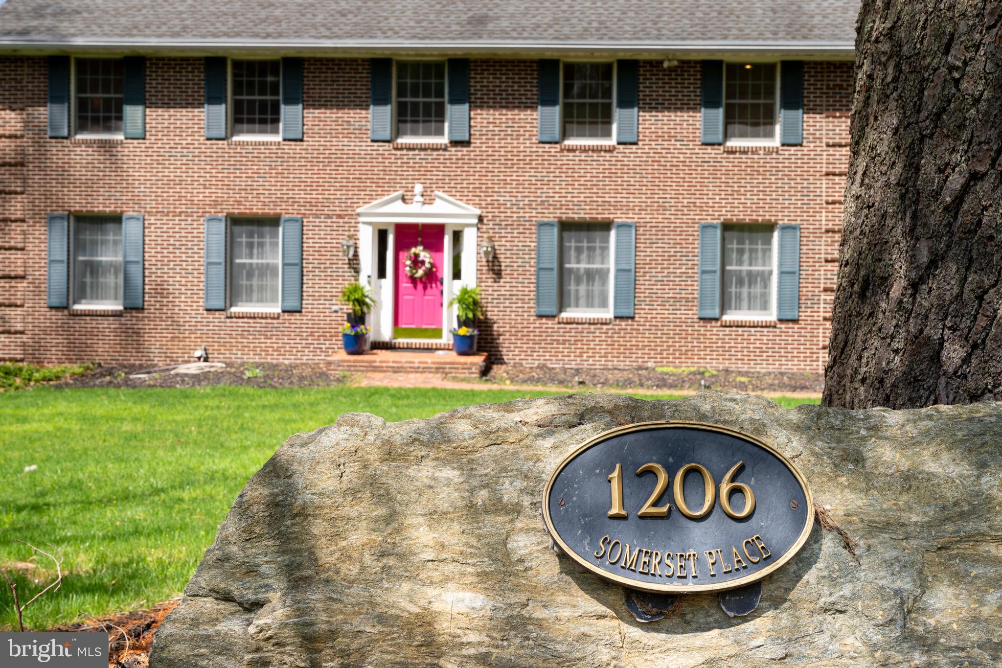 1206 SOMERSET PLACE