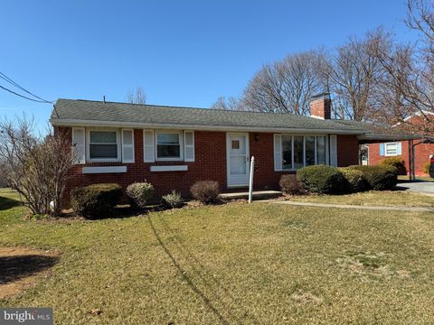 Homes For Sale - 207 Pine Drive Dr<br/> Franklin County, FAYETTEVILLE, PA 17222