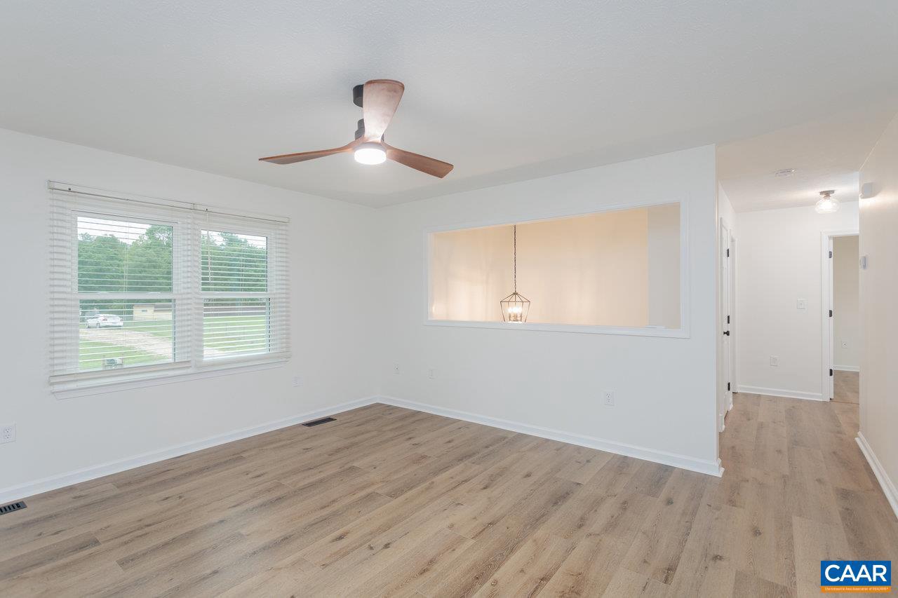 37 AUBURN DR