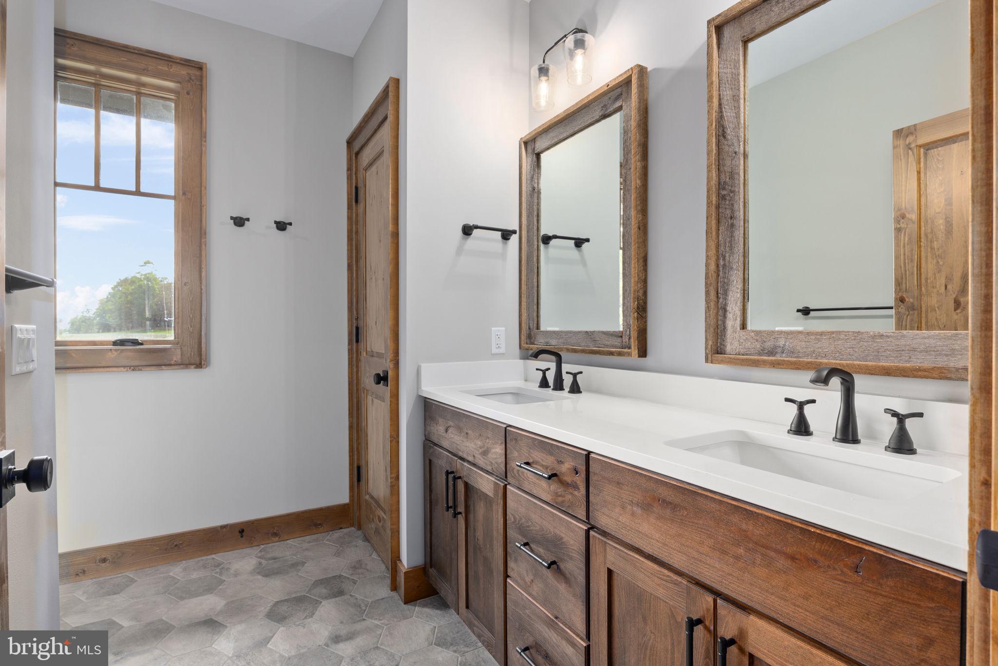 FISHER MOUNTAIN GOLF CLUB & RESORT - Residential