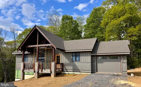 445 Eaglewood Trail, Franklin, WV MLS: WVPT2000790