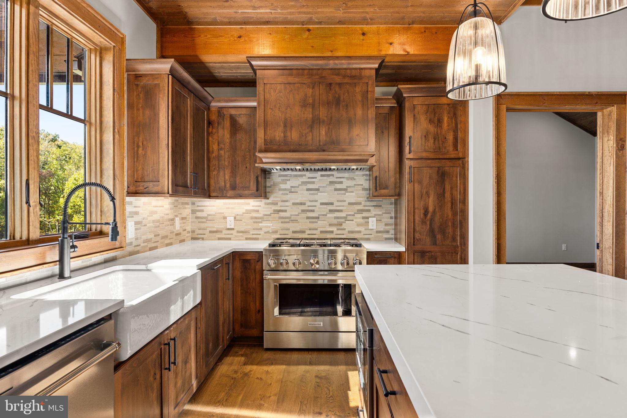 FISHER MOUNTAIN GOLF CLUB & RESORT - Residential