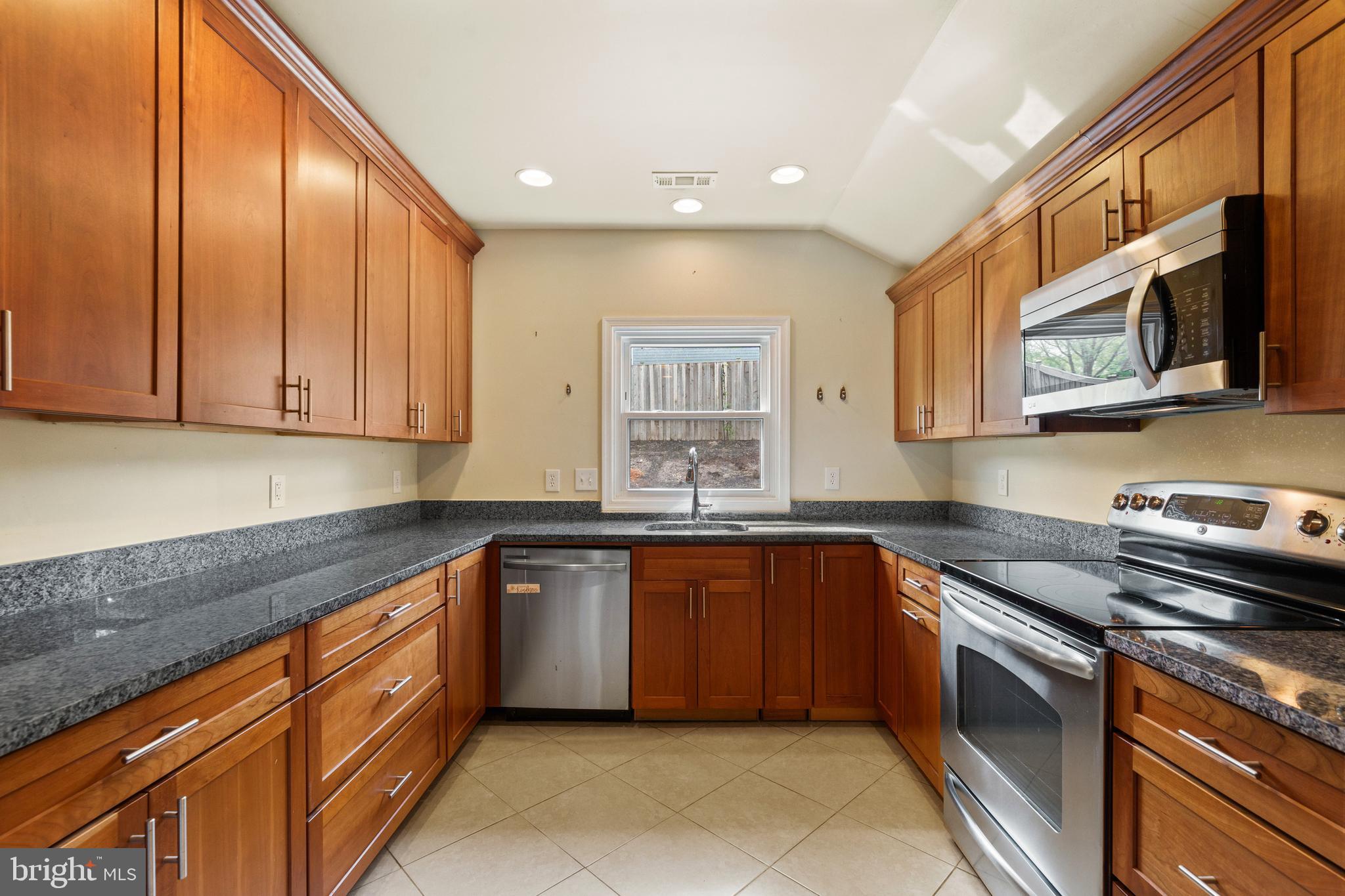 WINDSOR ESTATES - Residential