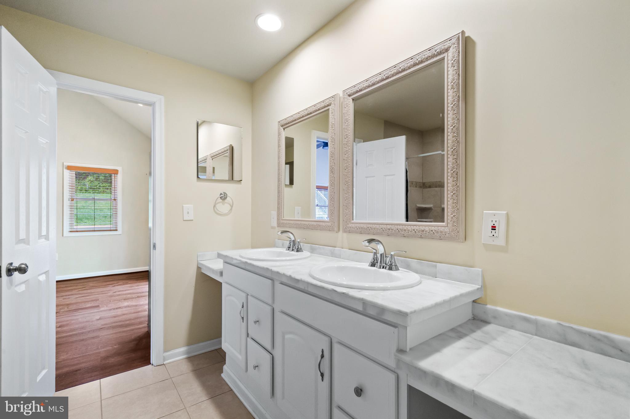 WINDSOR ESTATES - Residential