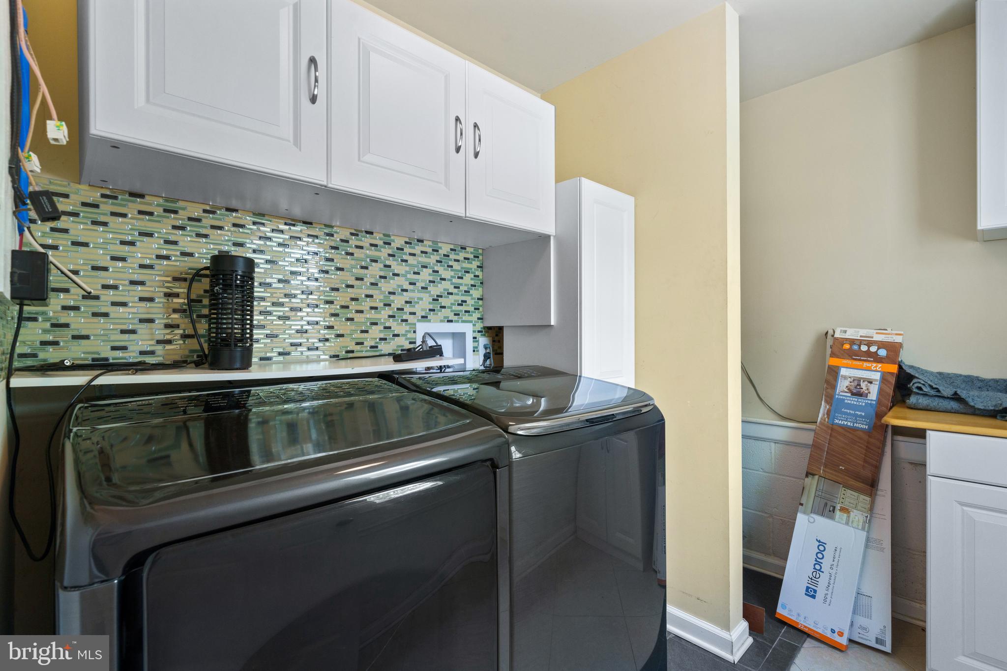 WINDSOR ESTATES - Residential