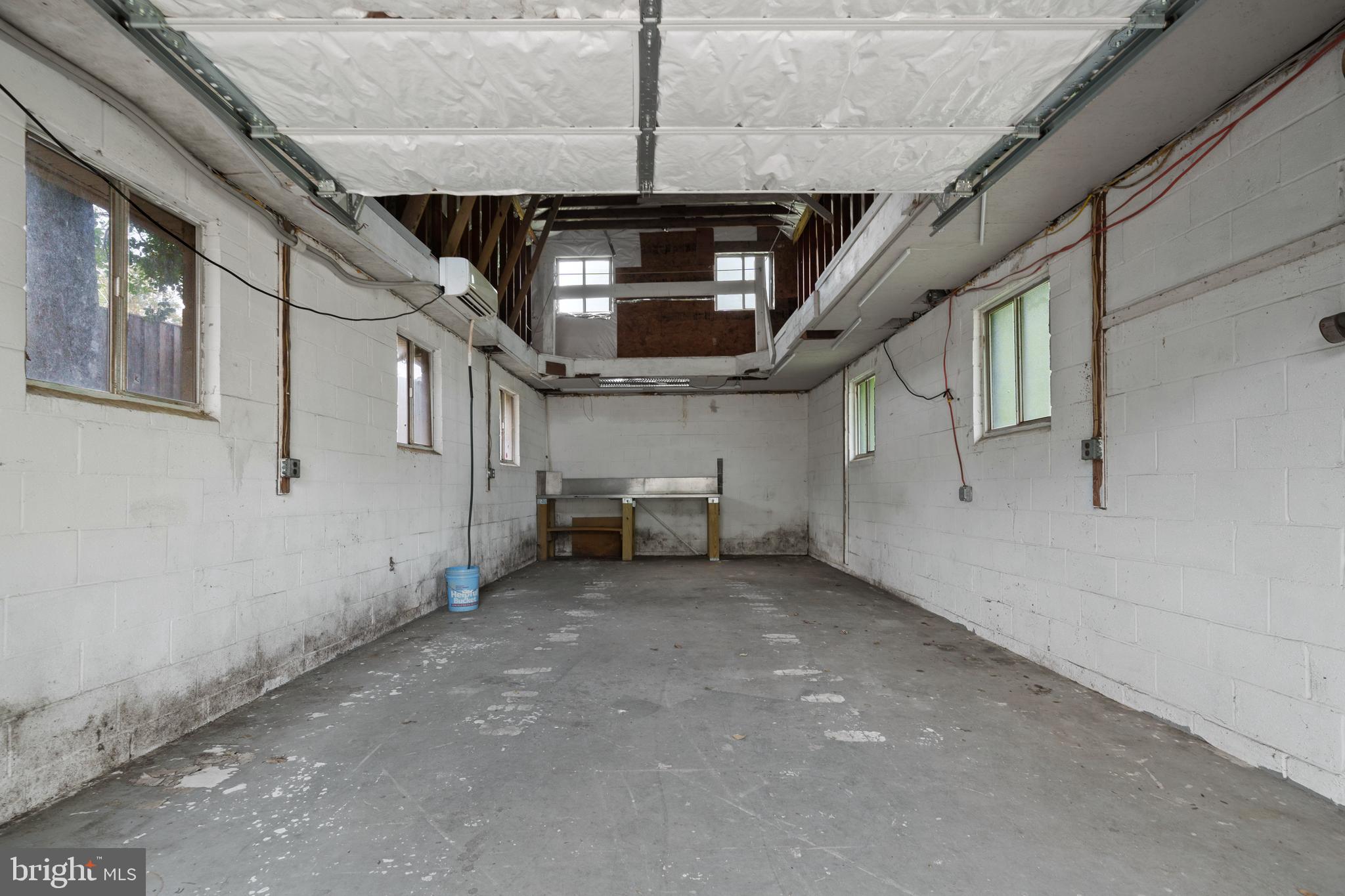 WINDSOR ESTATES - Residential