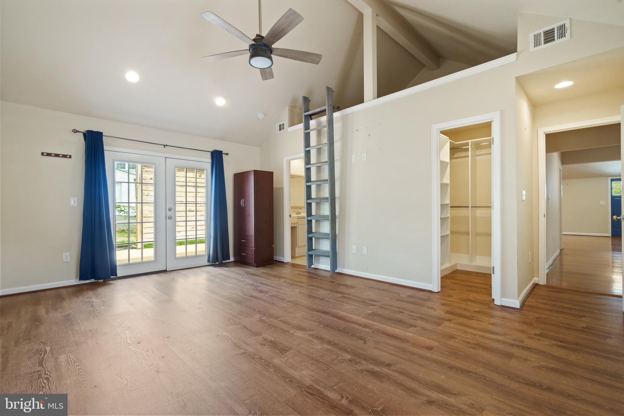 WINDSOR ESTATES - Residential