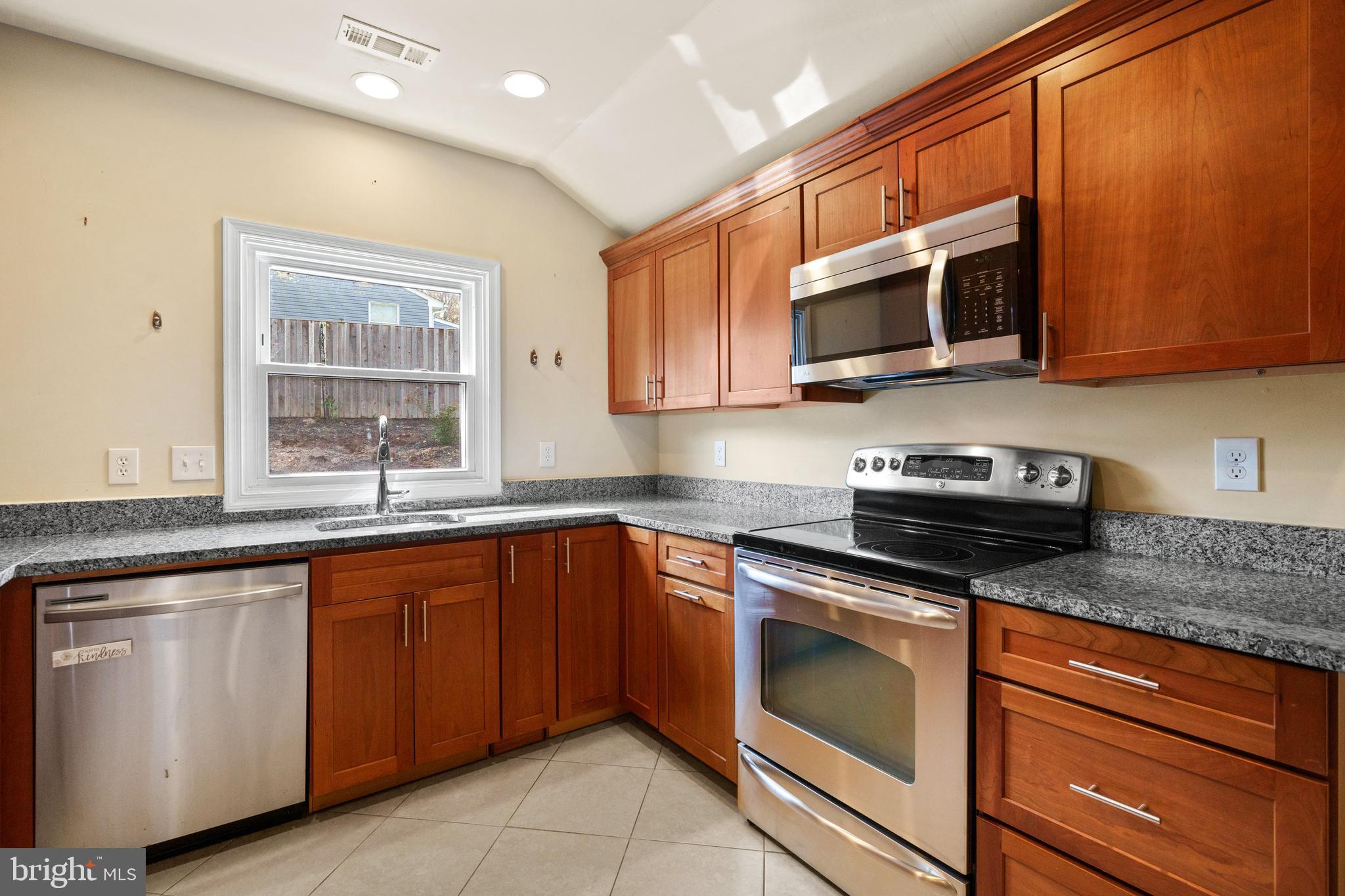 WINDSOR ESTATES - Residential