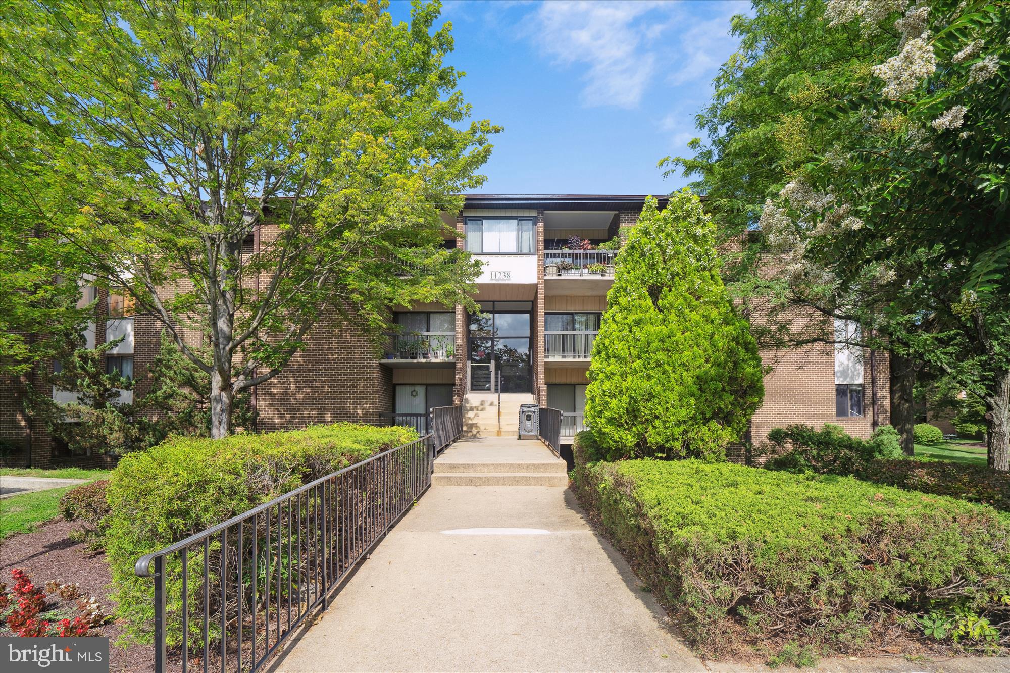 CHERRY GLEN CONDOS - Residential