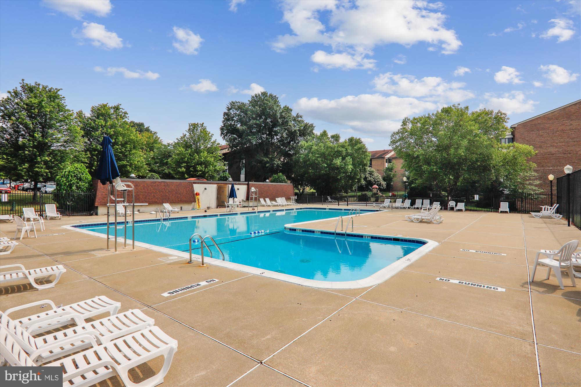 CHERRY GLEN CONDOS - Residential