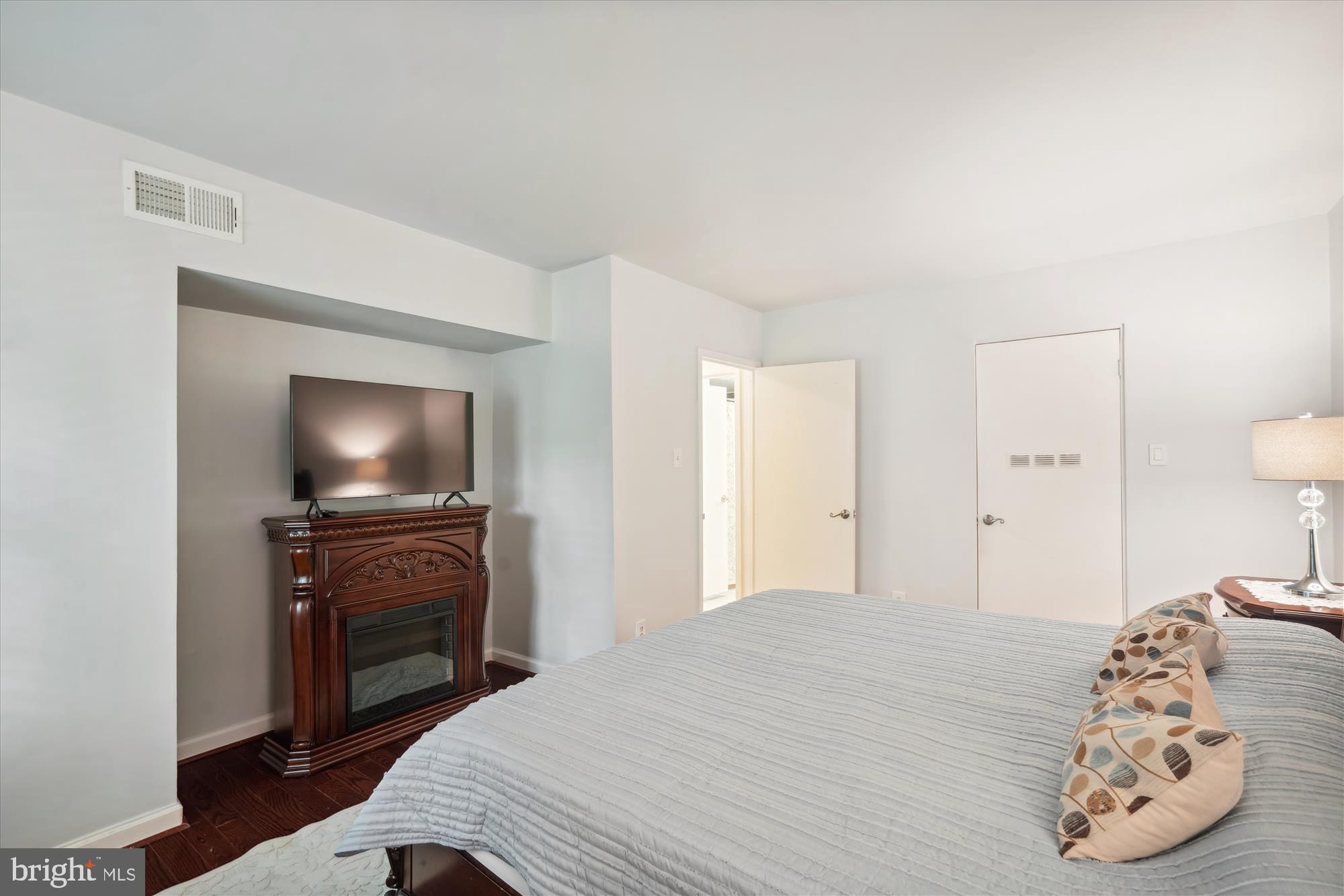 CHERRY GLEN CONDOS - Residential