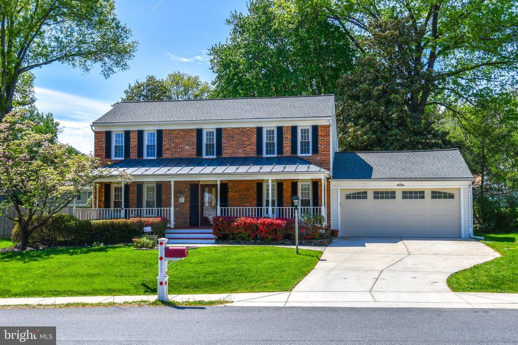 Photo of 17924 Overwood Drive, OLNEY, MD 20832 (MLS # MDMC2213212)