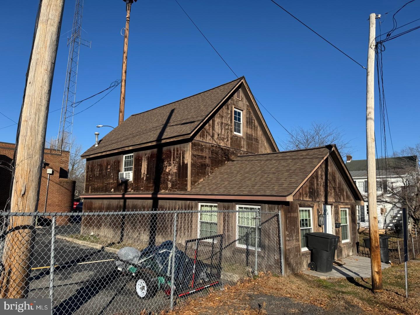 122 S BRADFORD STREET