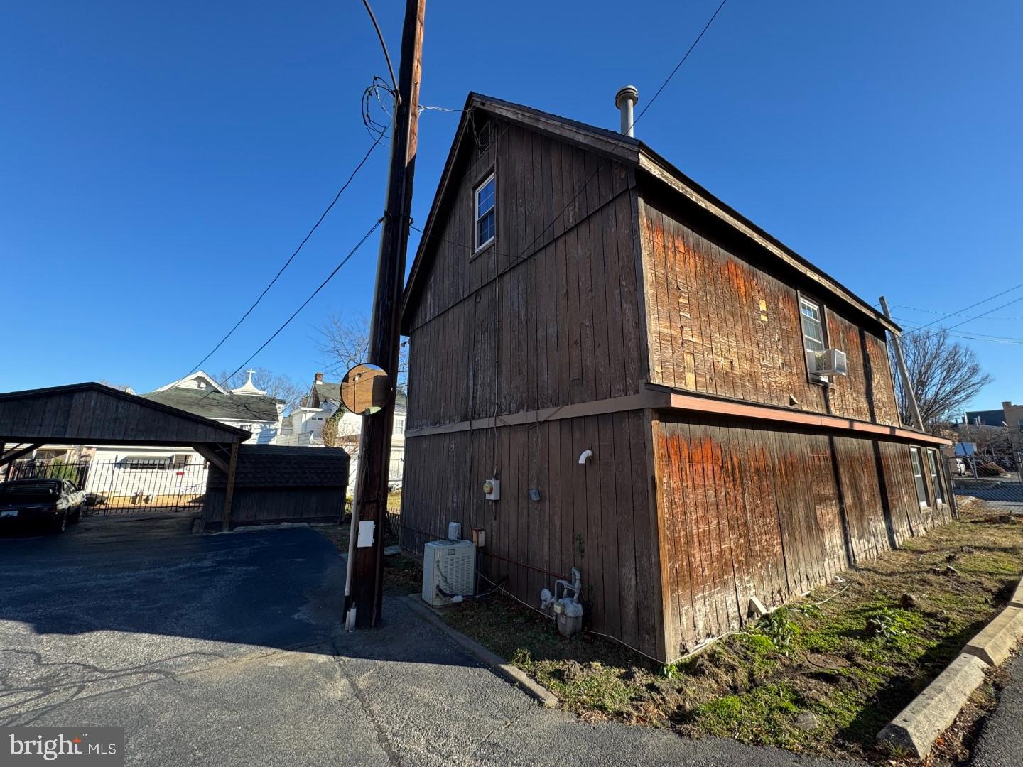 122 S BRADFORD STREET
